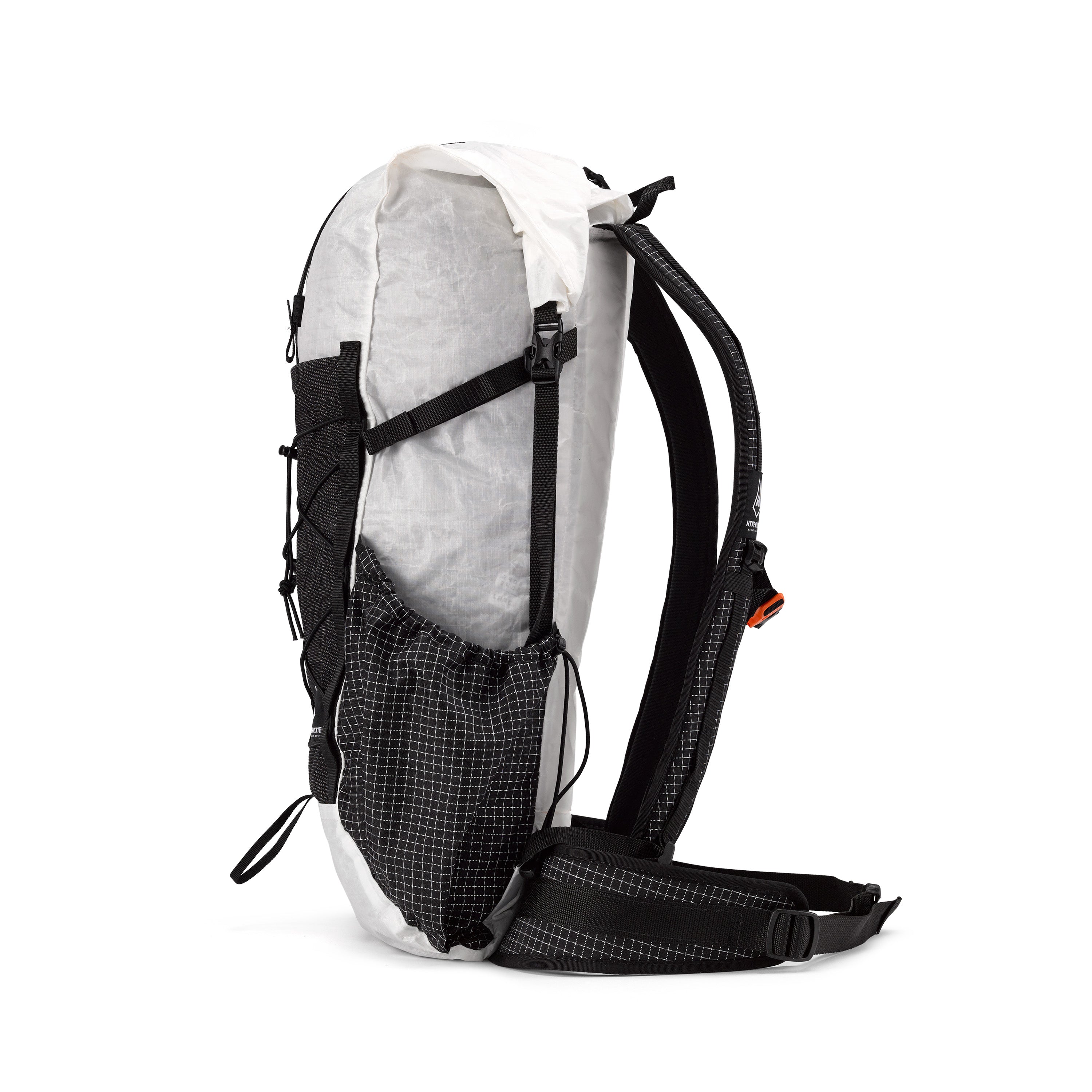 Side view of the Hyperlite Mountain Gear Elevate 22 with cinchable side pockets