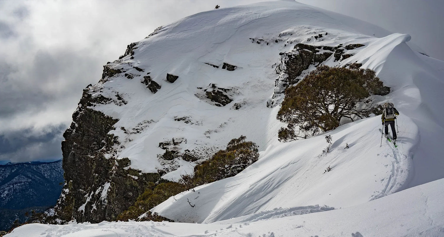 TRAVERSING THE AUSTRALIAN ALPS WALKING TRACK IN WINTER WITH THE OATES