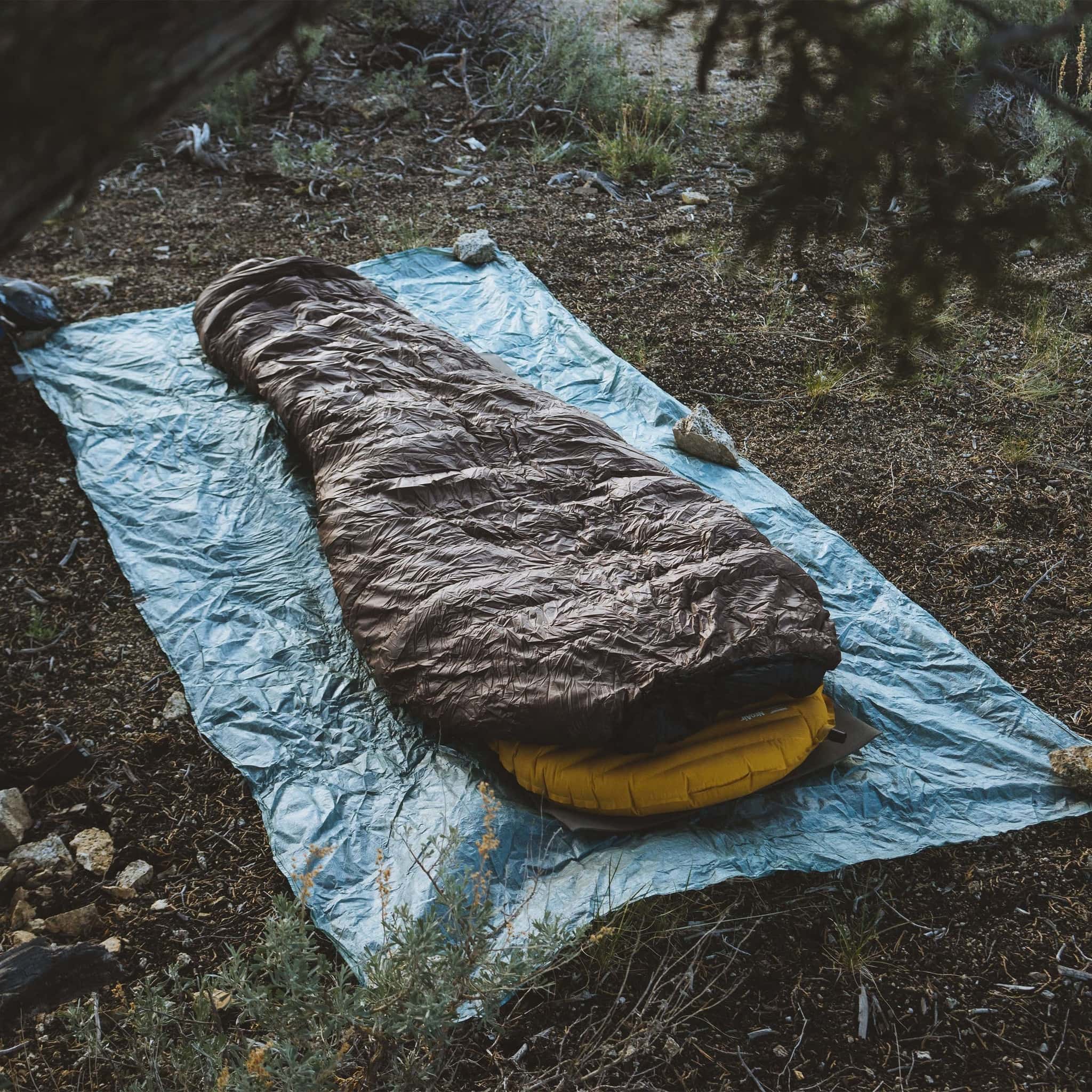 Hyperlite Mountain Gear's Ground Cloth with 40-Degree Quit on top of it